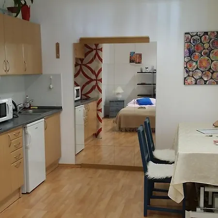 Zuzana Apartament *